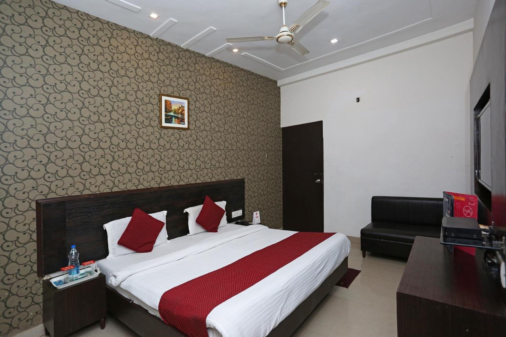 Hotel O Kanha Continental Agra  Exteriör bild